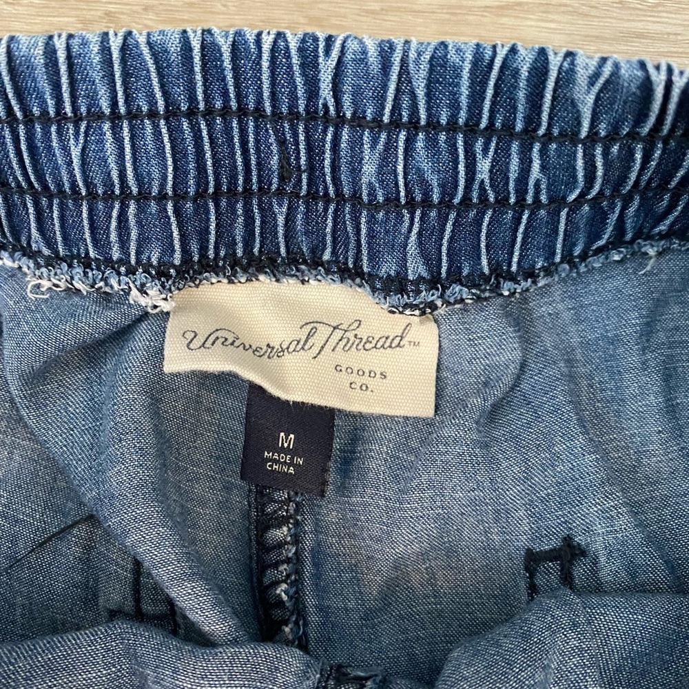 Universal Thread Shorts - Picture 3 of 3